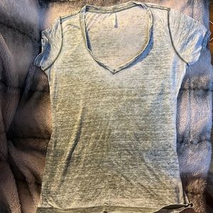 400, green tee shirt, size small 🌟2 for $20 🌟